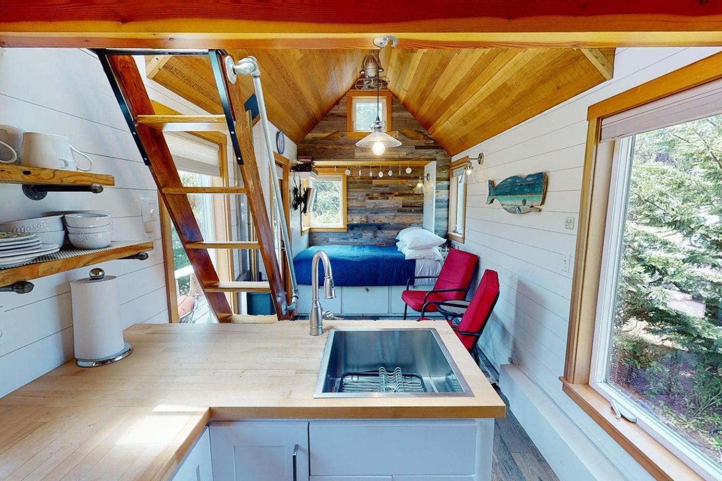 Sandbug - Tiny Home Tranquility On The Oregon Coast! Waldport Exterior photo